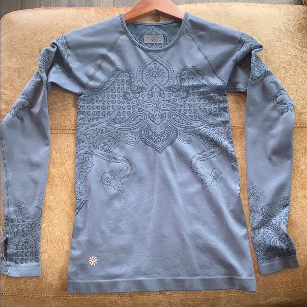 Athleta pull over shirt